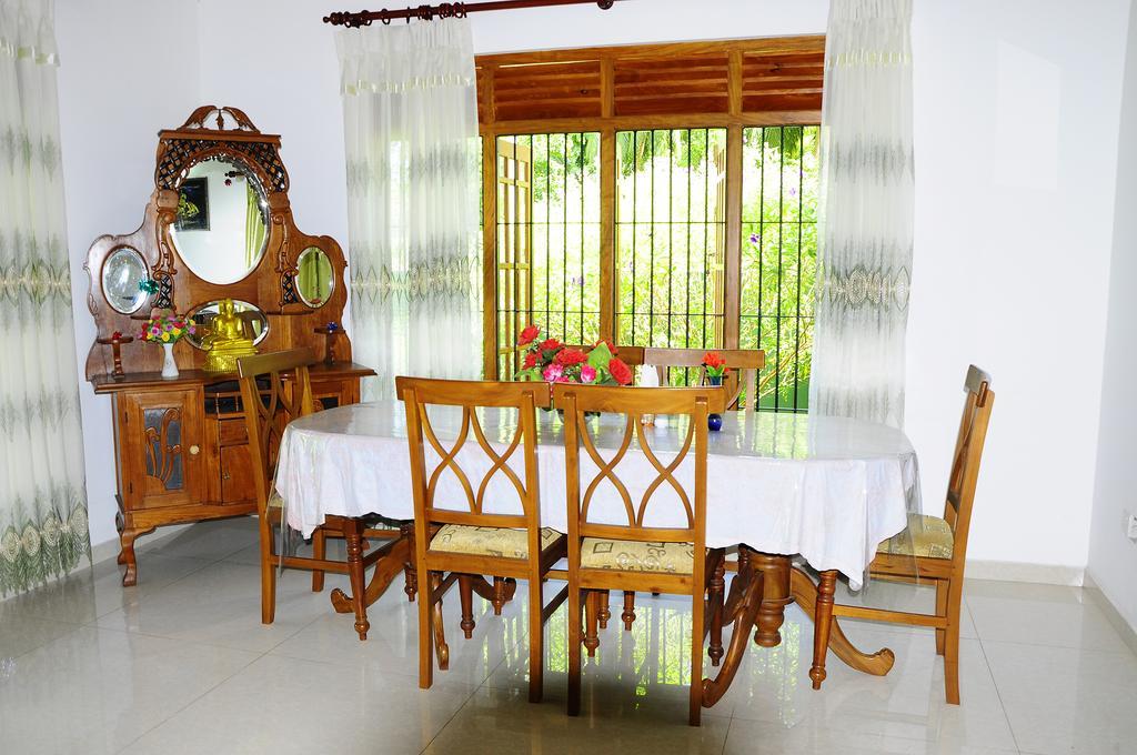 Lumbini Villa Бентота Стая снимка